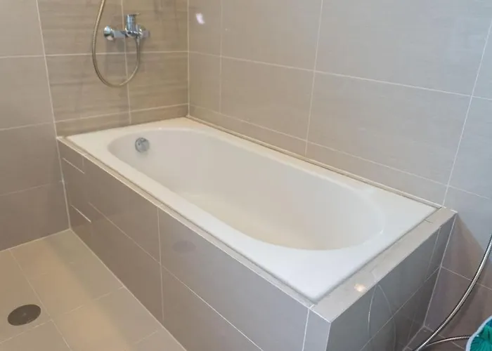 A2j Luxury Uptown 3br Near Uptown Mall Apartment