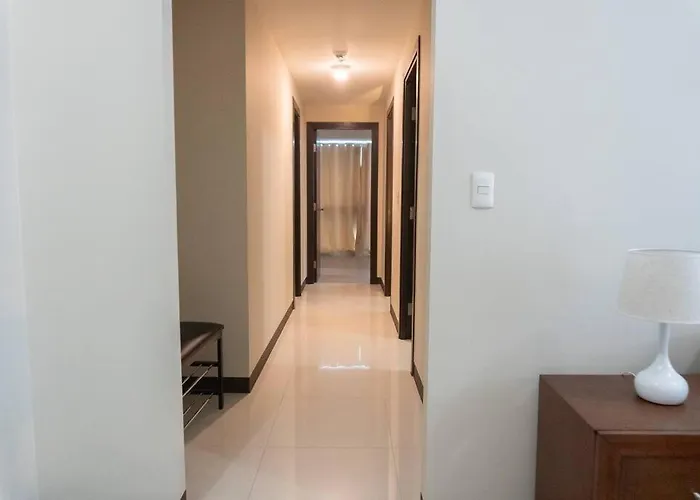 A2j Luxury Uptown 3br Near Uptown Mall Manila