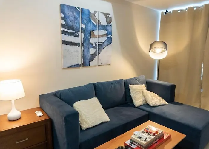 A2j Luxury Uptown 3br Near Uptown Mall *