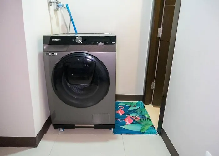 A2j Luxury Uptown 3br Near Uptown Mall * Manila