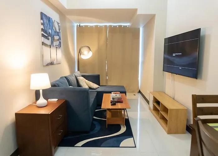 A2j Luxury Uptown 3br Near Uptown Mall *