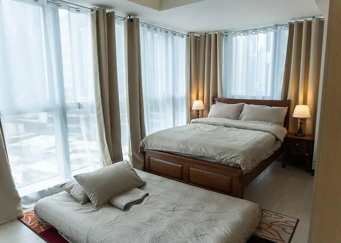 A2j Luxury Uptown 3br Near Uptown Mall Manila