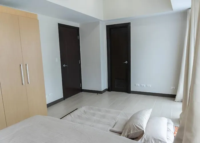 A2j Luxury Uptown 3br Near Uptown Mall Apartment