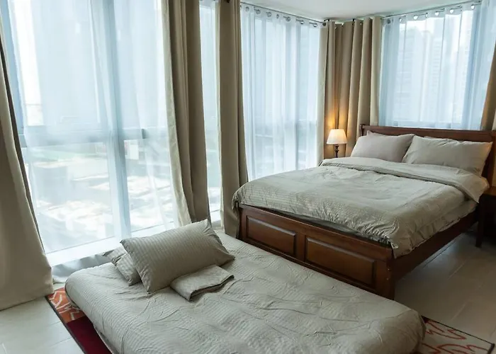 A2j Luxury Uptown 3br Near Uptown Mall Apartment