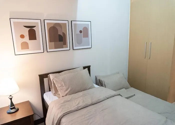A2j Luxury Uptown 3br Near Uptown Mall Apartment Manila